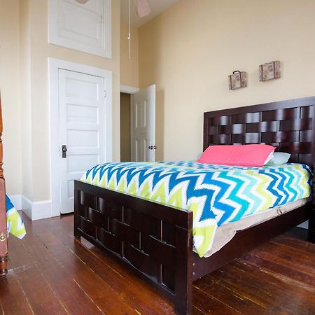 The Atlas House Hostel New Orleans Exterior photo