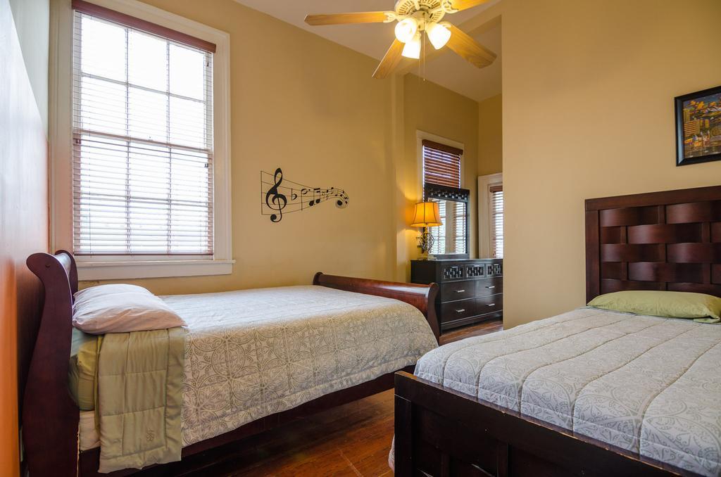 The Atlas House Hostel New Orleans Room photo